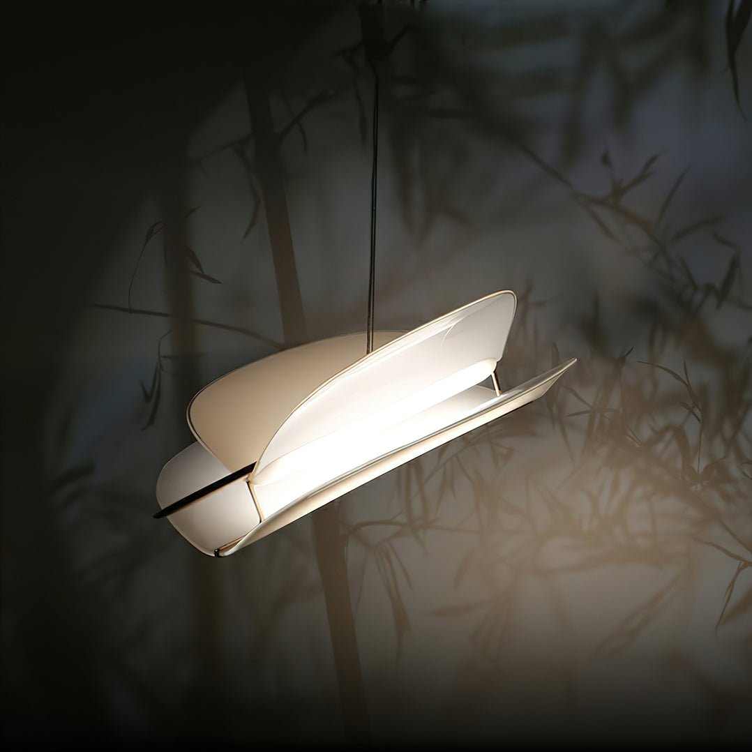 Moth Pendant Lamp ∅ 18.9″ x H 13.8″ / Dia 48cm x H 35cm / Gold & White Pendant light