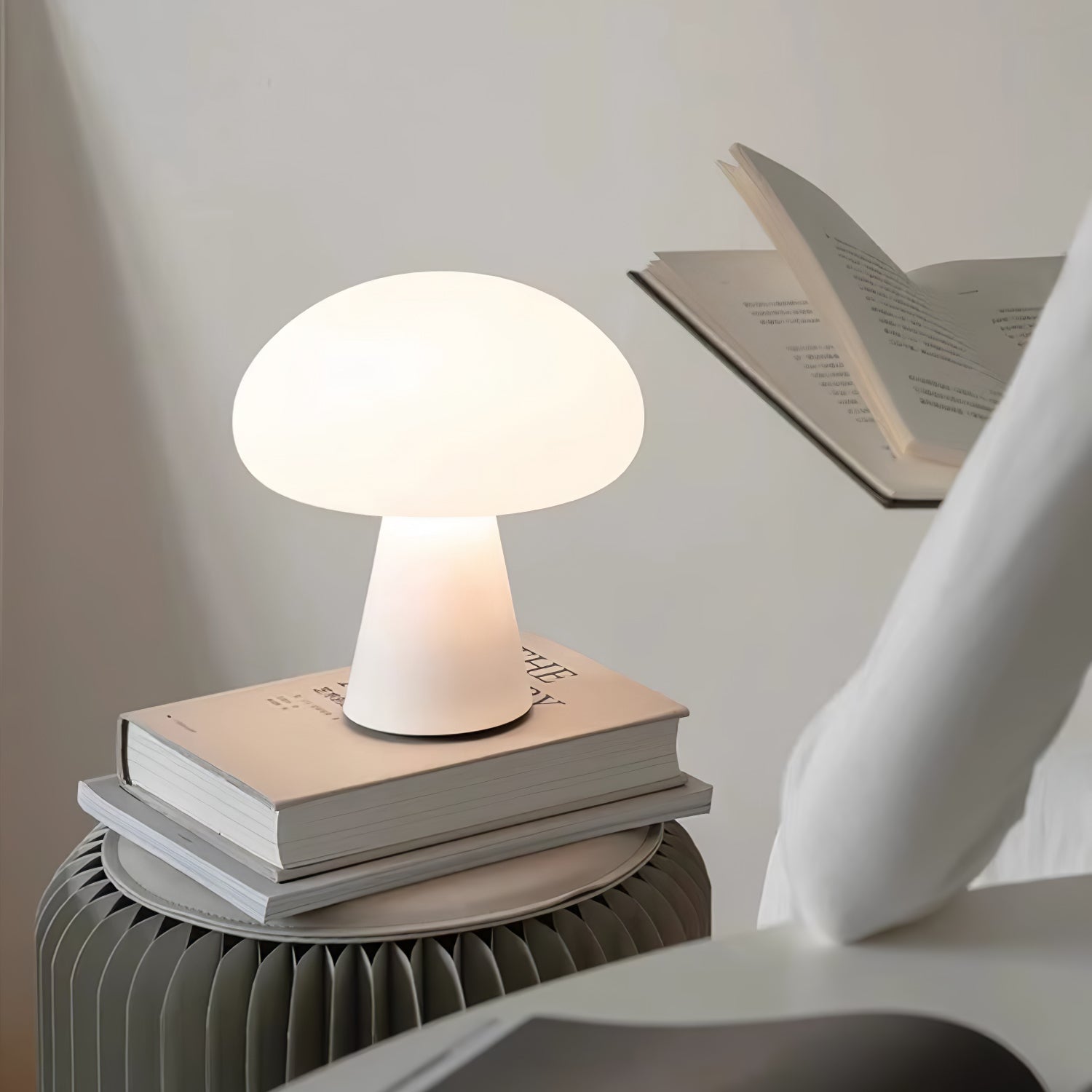 Obello Portable Built-in Battery Table Lamp ∅ 8.7″ x H 9.4″ / Dia 22cm x H 24cm / White / Three-Color Changing Light