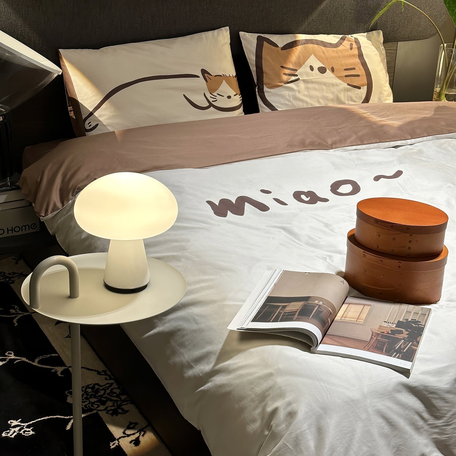 Obello Portable Rechargeable Table Light ∅ 8.7″ x H 9.4″ / Dia 22cm x H 24cm / White & Warm Light / USB Plug