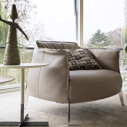 Archibald Gran Comfort Armchair