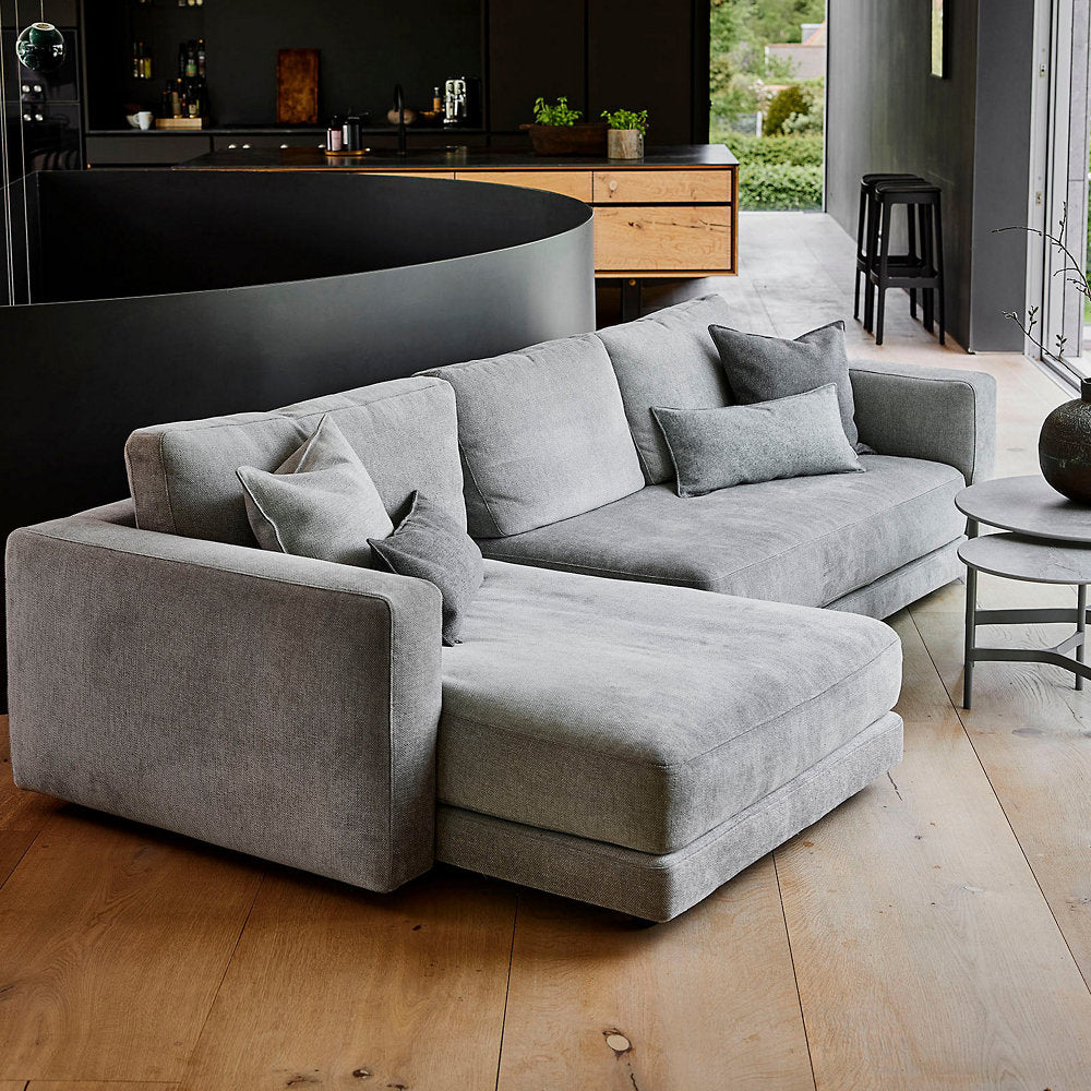 Scale 2-Seater Sofa with Double Daybed and Armrest