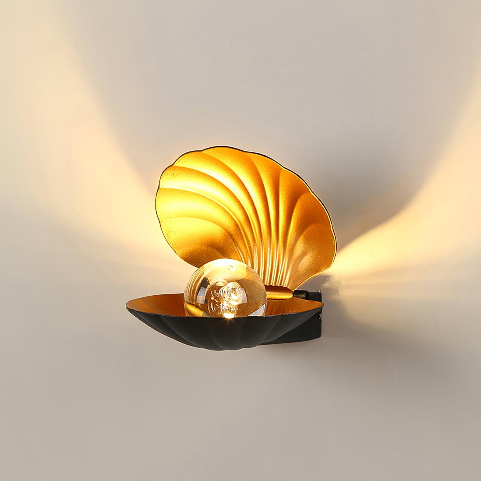 Pearl Clam Wall Light ∅ 7.3″ x H 3″ / Dia 18.5cm x H 7.5cm / Black / Warm Light Wall lamp