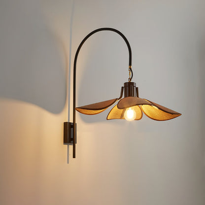 Petal Bloom Wall Lamp ∅ 20.5’’ x W 25.6’’ x H 26.8’’ / Light Brown Wall lamp
