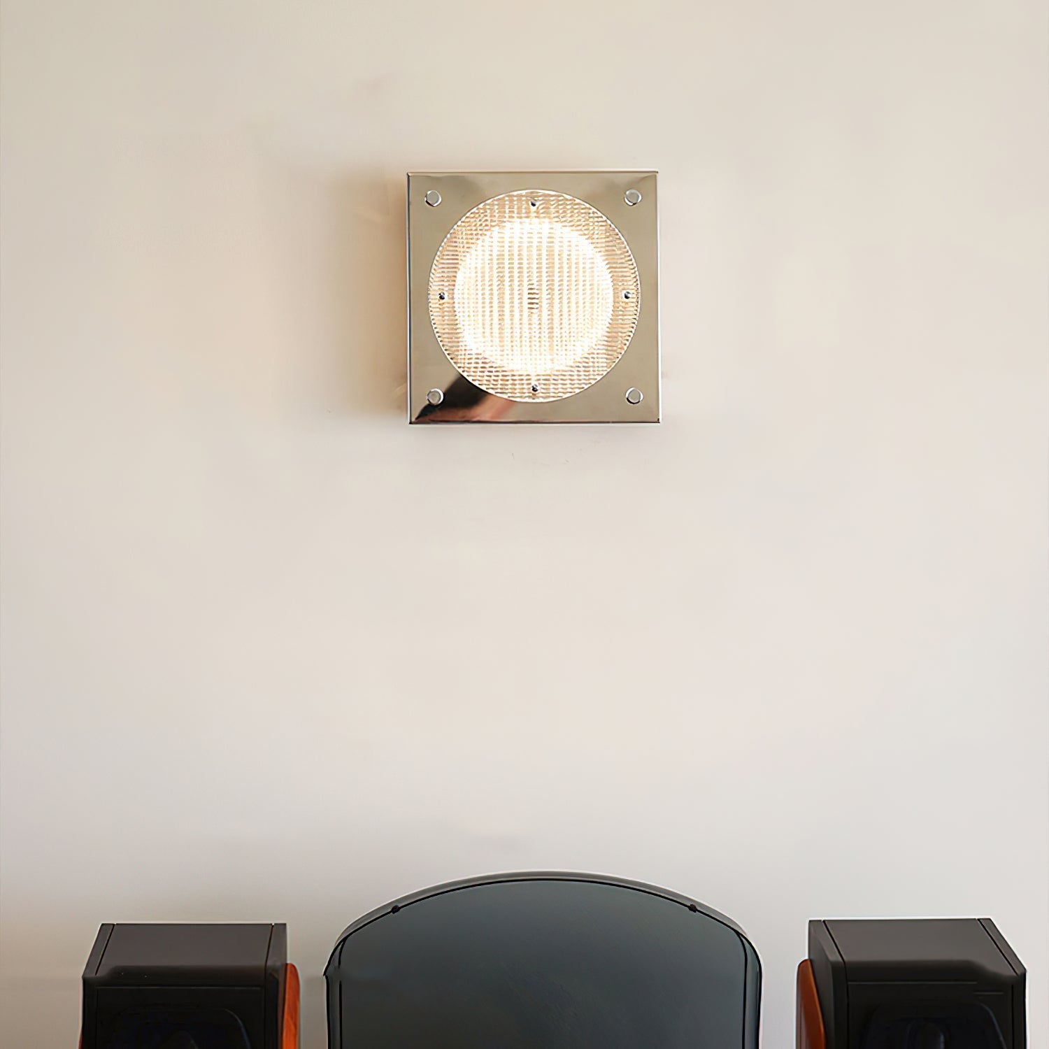 Prism Shield Wall Sconce ∅ 9.4″ x H 9.4″ / Chrome / Warm Light Wall lamp