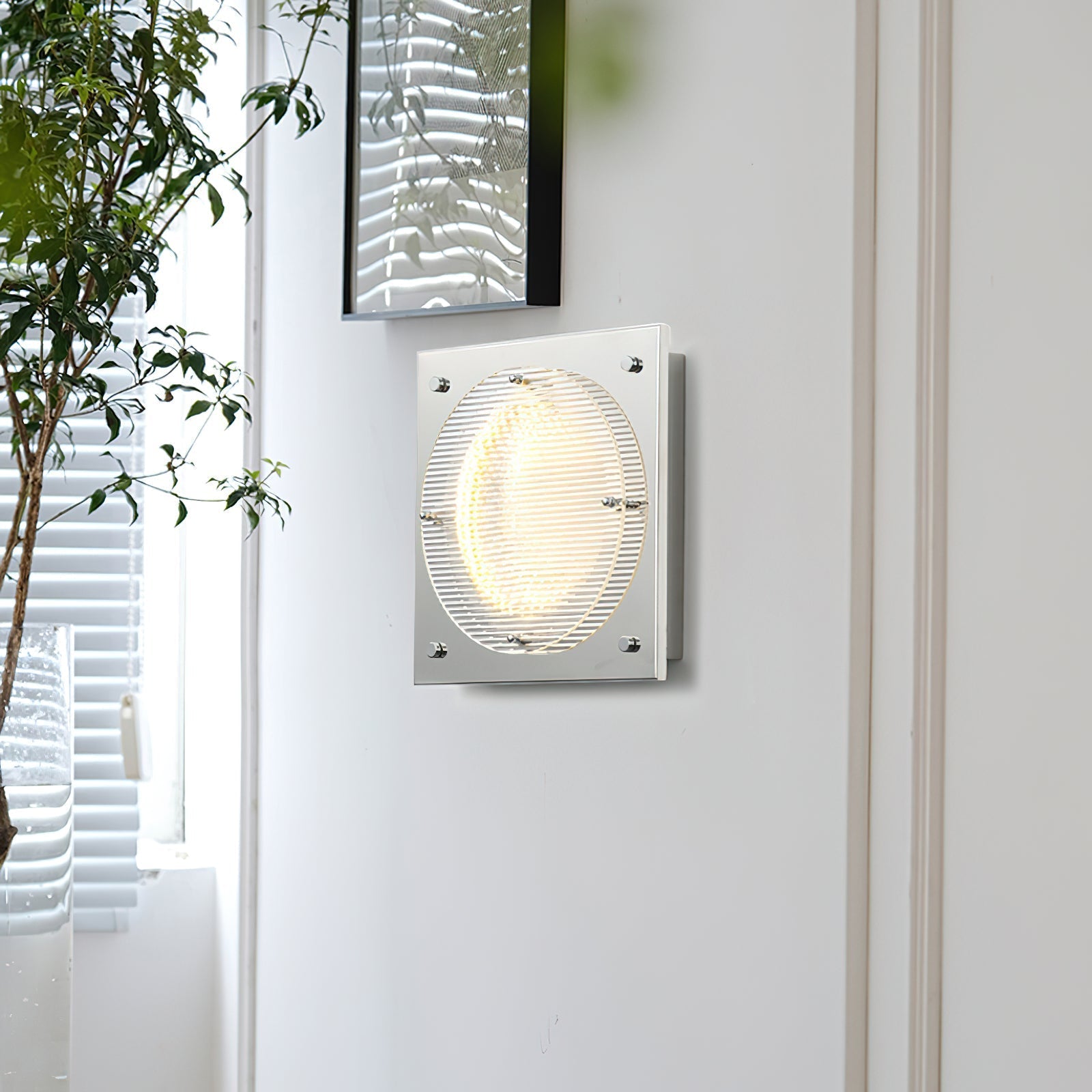 Prism Shield Wall Sconce ∅ 9.4″ x H 9.4″ / Chrome / Warm Light Wall lamp
