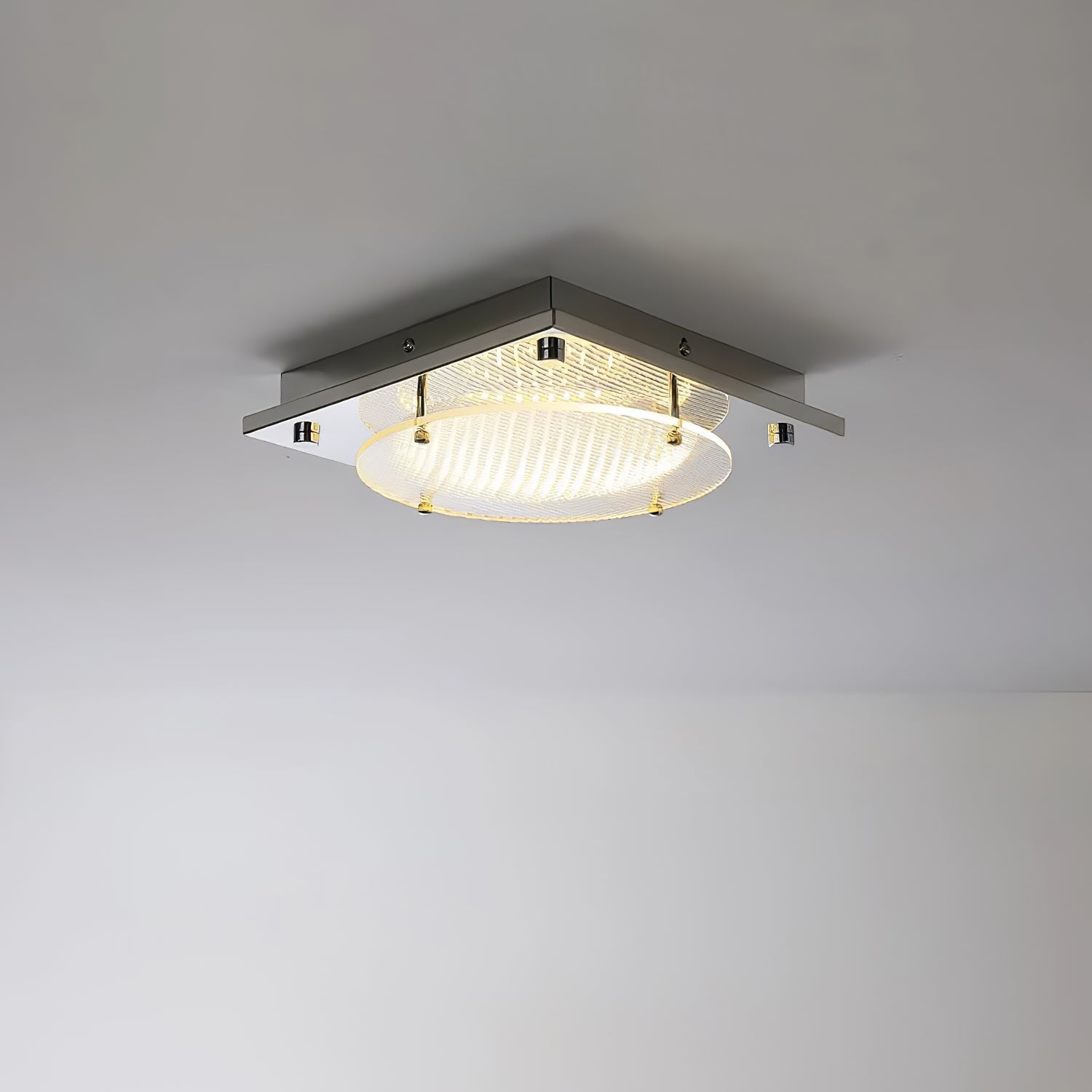 Prism Shield Wall Sconce ∅ 9.4″ x H 9.4″ / Chrome / Warm Light Wall lamp