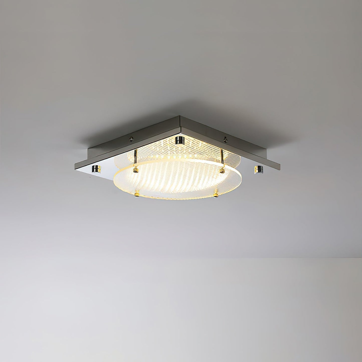 Prism Shield Wall Sconce ∅ 9.4″ x H 9.4″ / Chrome / Warm Light Wall lamp