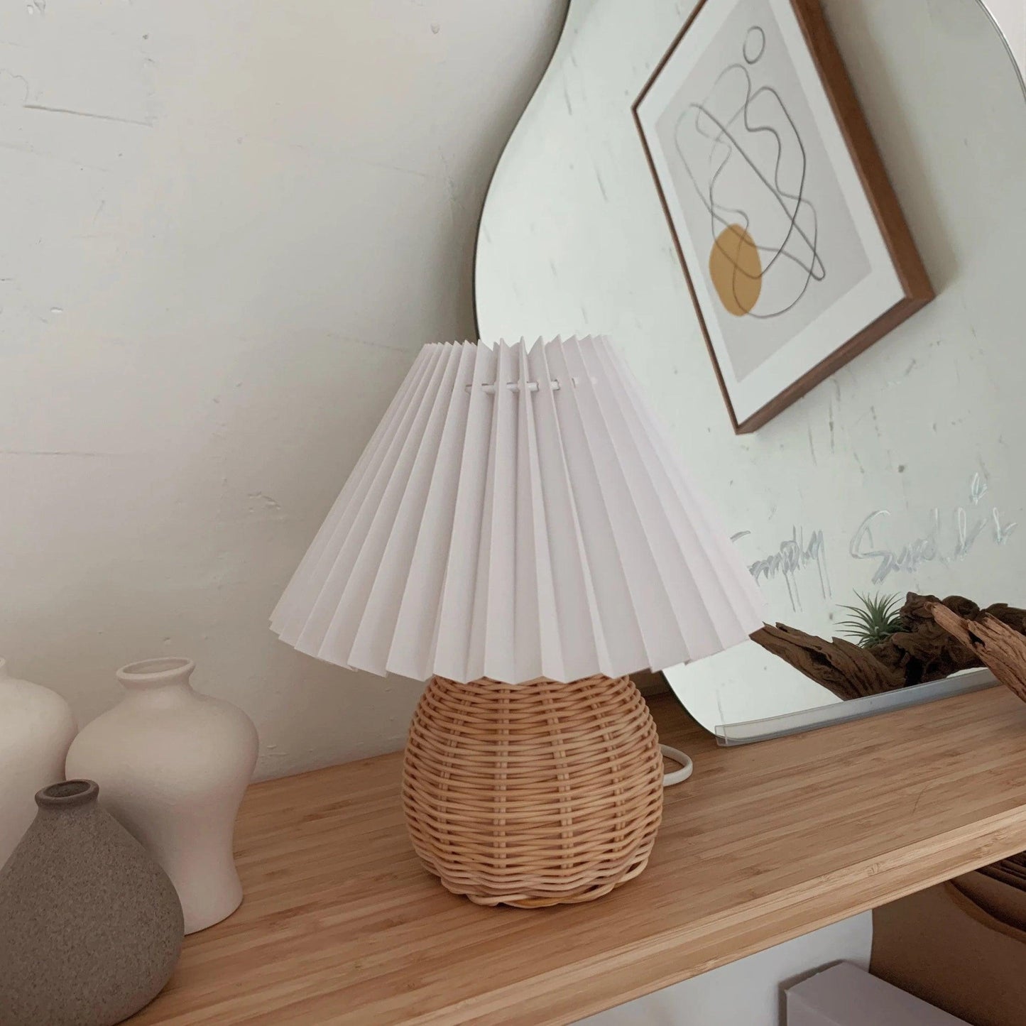 Rattan Pleated Table lamp ∅ 9.4″ x H 11″ / Dia 24cm x H 28cm / White & Nature rattan / USB Plug 灯具