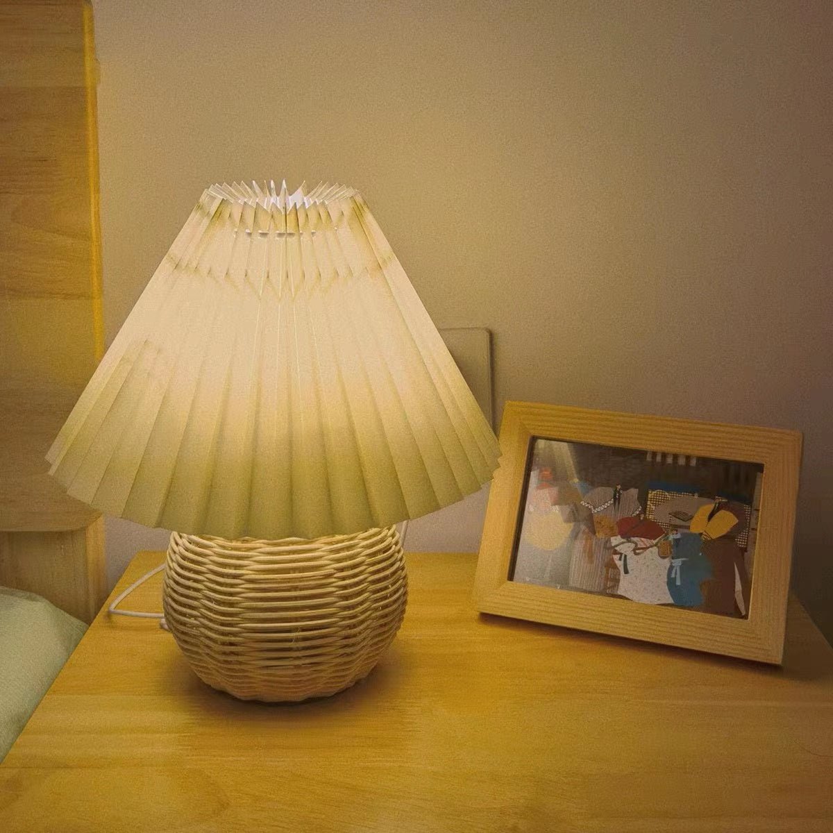 Rattan Pleated Table lamp ∅ 9.4″ x H 11″ / Dia 24cm x H 28cm / White & Nature rattan / USB Plug 灯具