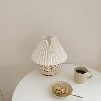 Rattan Pleated Table lamp ∅ 9.4″ x H 11″ / Dia 24cm x H 28cm / White & Nature rattan / USB Plug 灯具