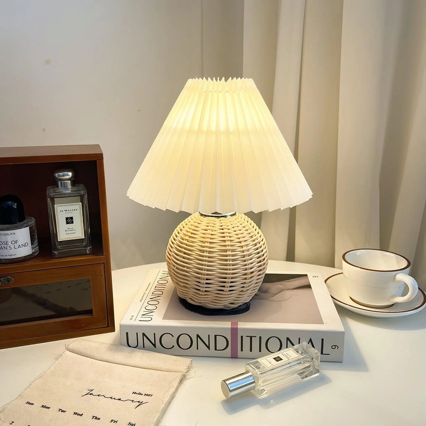 Rattan Pleated Table lamp ∅ 9.4″ x H 11″ / Dia 24cm x H 28cm / White & Nature rattan / USB Plug 灯具