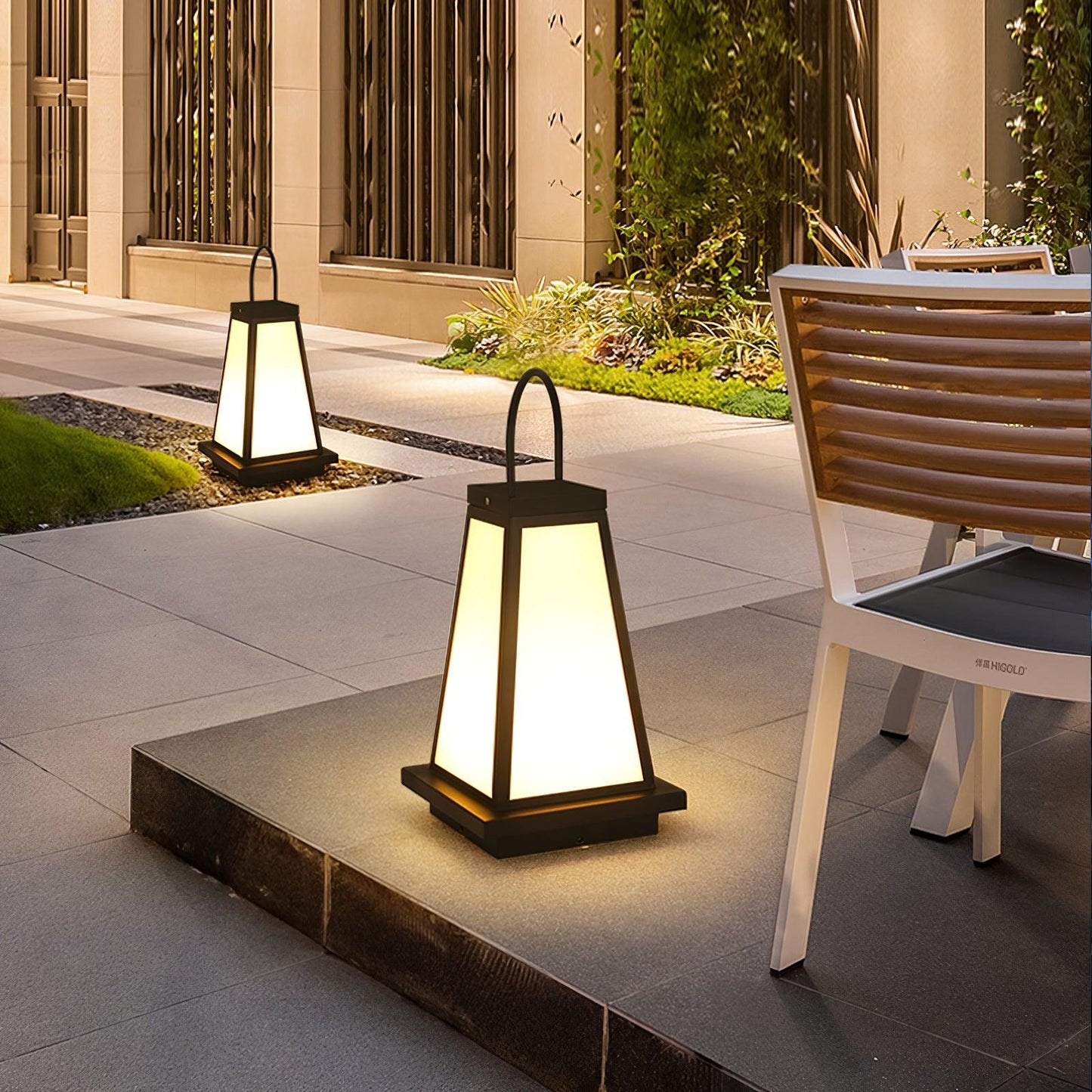 Roam Lantern Garden Outdoor Lamp ∅ 9.8″ x H 19.7″ / Dia 25cm x H 50cm / Black & White / Warm Light Table lamp