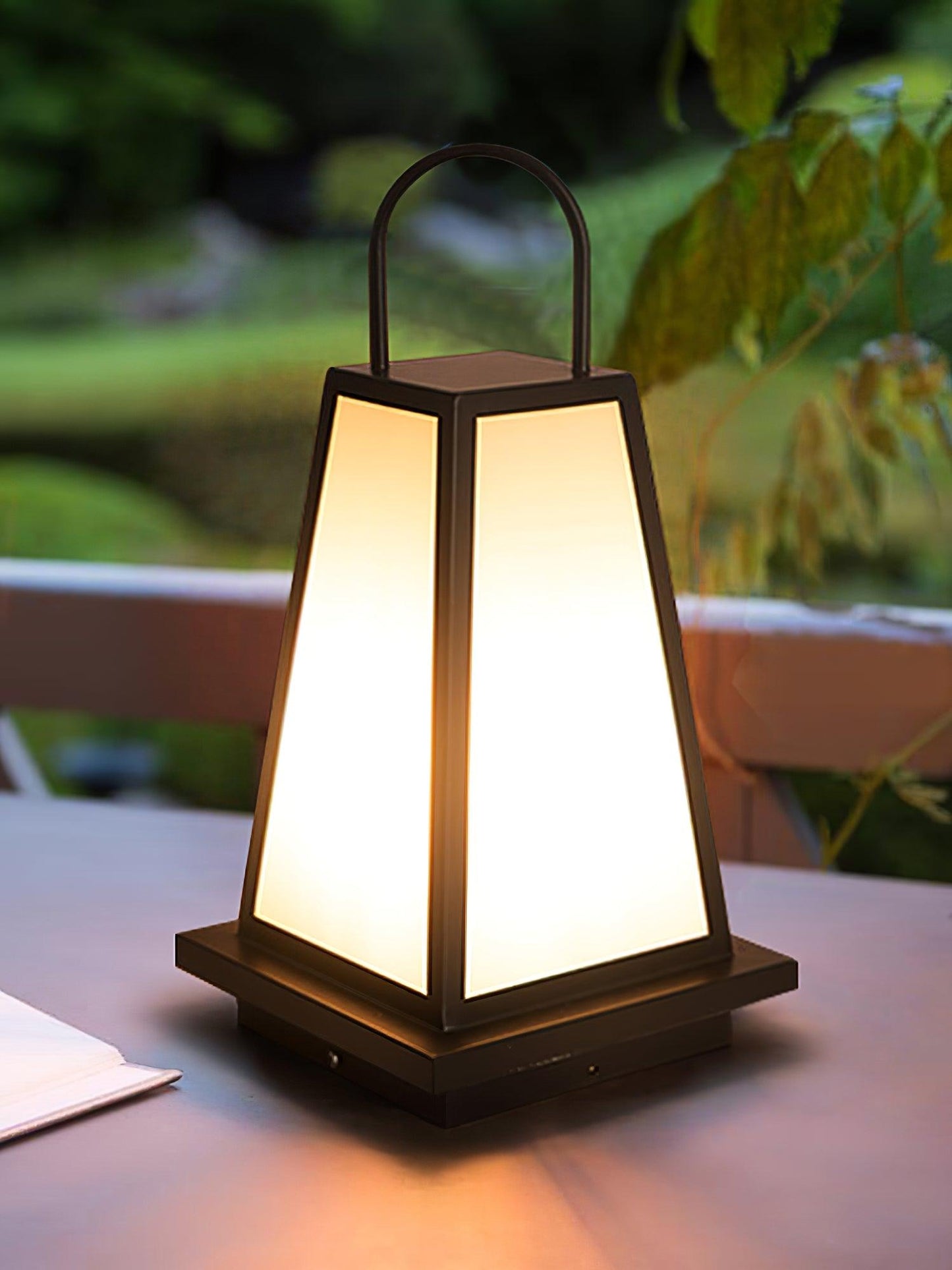 Roam Lantern Garden Outdoor Lamp ∅ 9.8″ x H 19.7″ / Dia 25cm x H 50cm / Black & White / Warm Light Table lamp