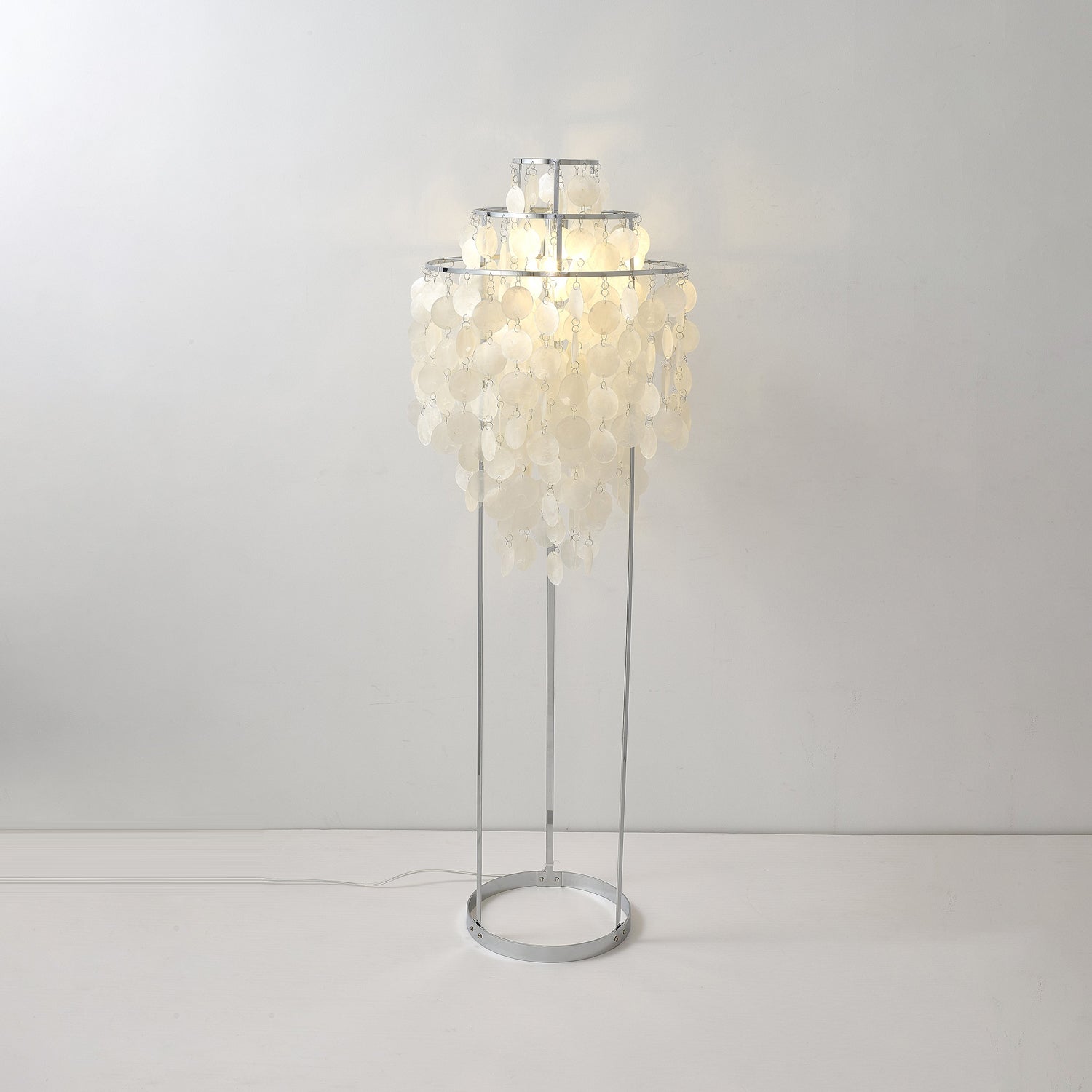 Shell Floor Lamp ∅ 15.7″ x H 47.2″ / Chrome / US Plug Floor lamp