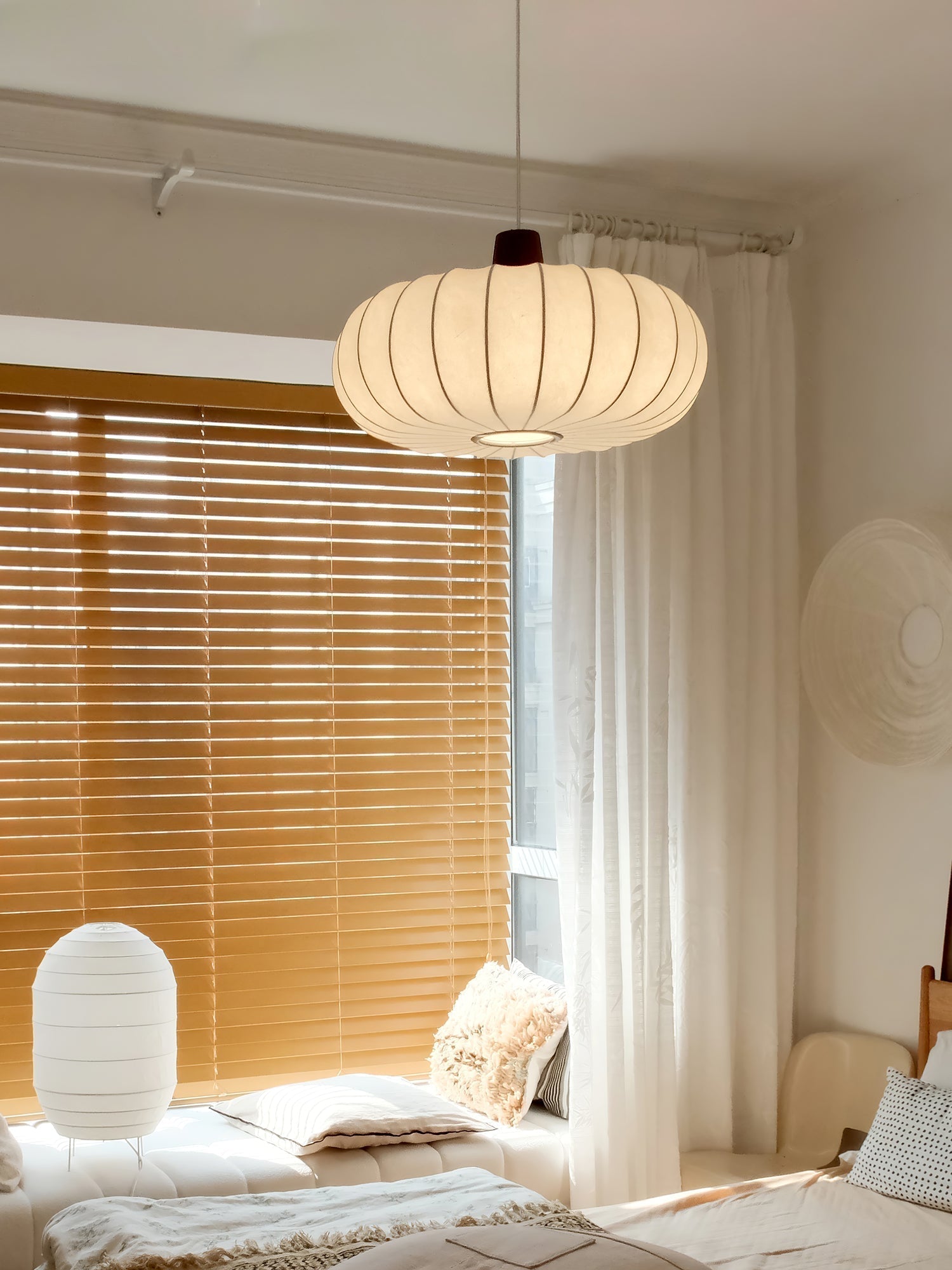 Silk Lantern Pendant Light ∅ 19.7″ x H 11.8″ / White Pendant light