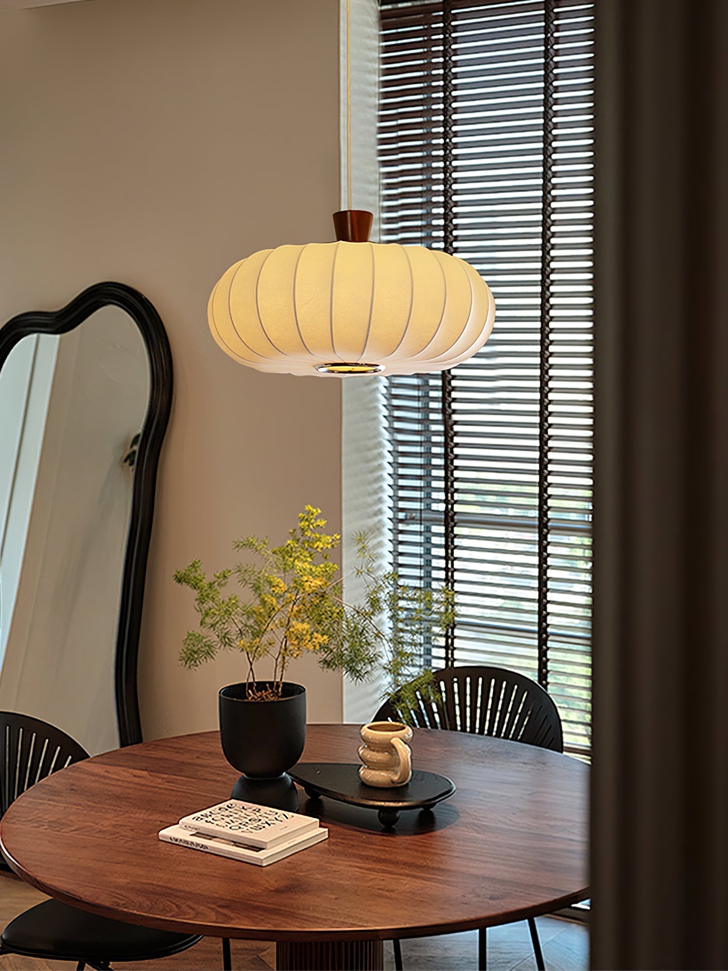 Silk Lantern Pendant Light ∅ 19.7″ x H 11.8″ / White Pendant light