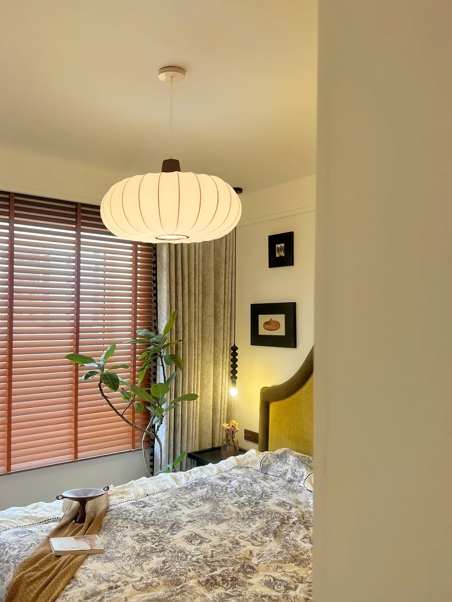 Silk Lantern Pendant Light ∅ 19.7″ x H 11.8″ / White Pendant light