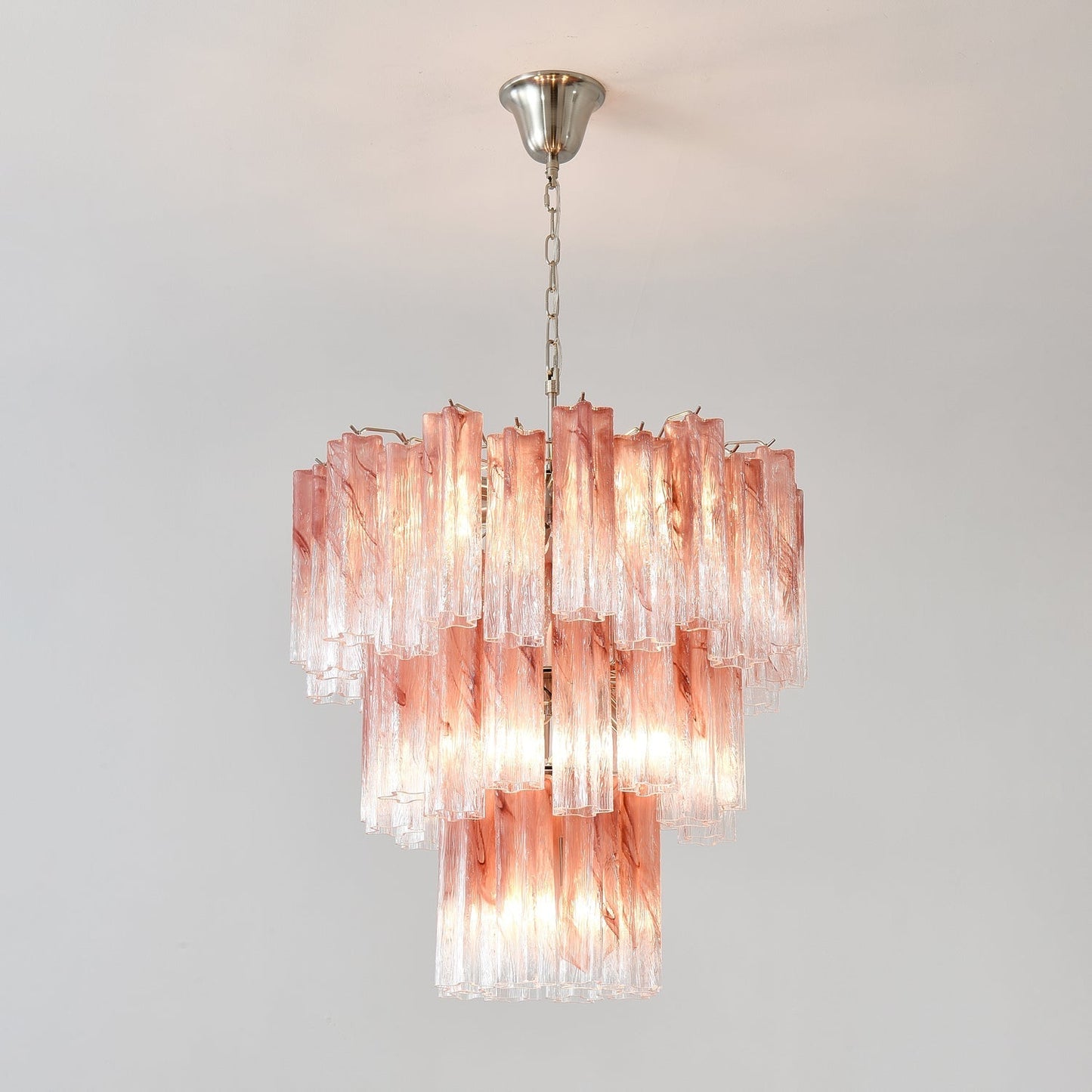 Starlight Rose Chandelier Dia 66cm x H 68cm / ∅ 26.1″ x H 26.8″ / Pink & Chrome Chandelier