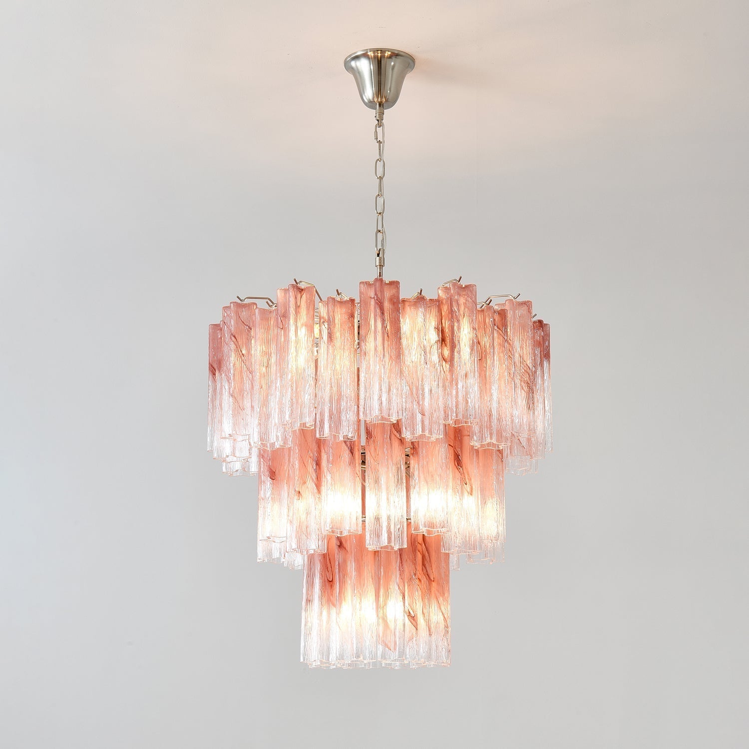 Starlight Rose Chandelier Dia 66cm x H 68cm / ∅ 26.1″ x H 26.8″ / Pink & Chrome Chandelier