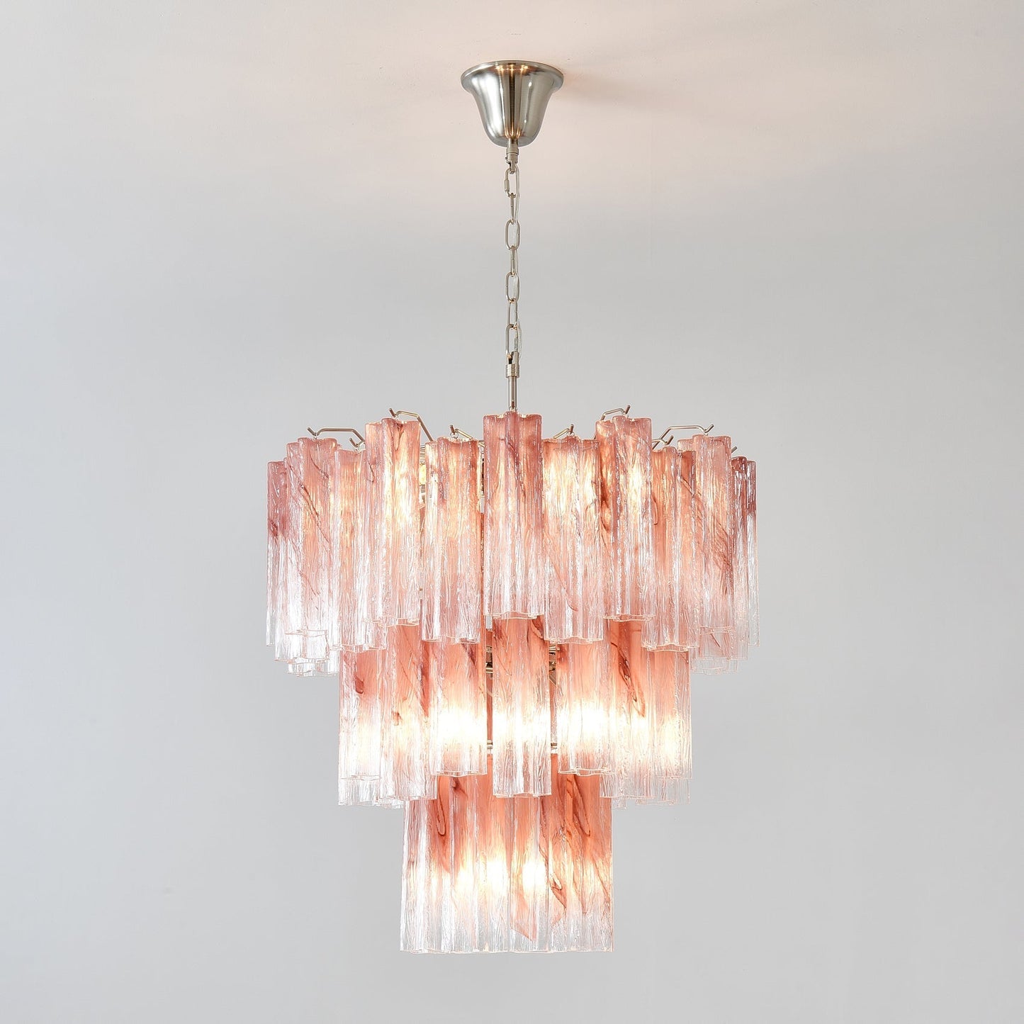 Starlight Rose Chandelier Dia 66cm x H 68cm / ∅ 26.1″ x H 26.8″ / Pink & Chrome Chandelier