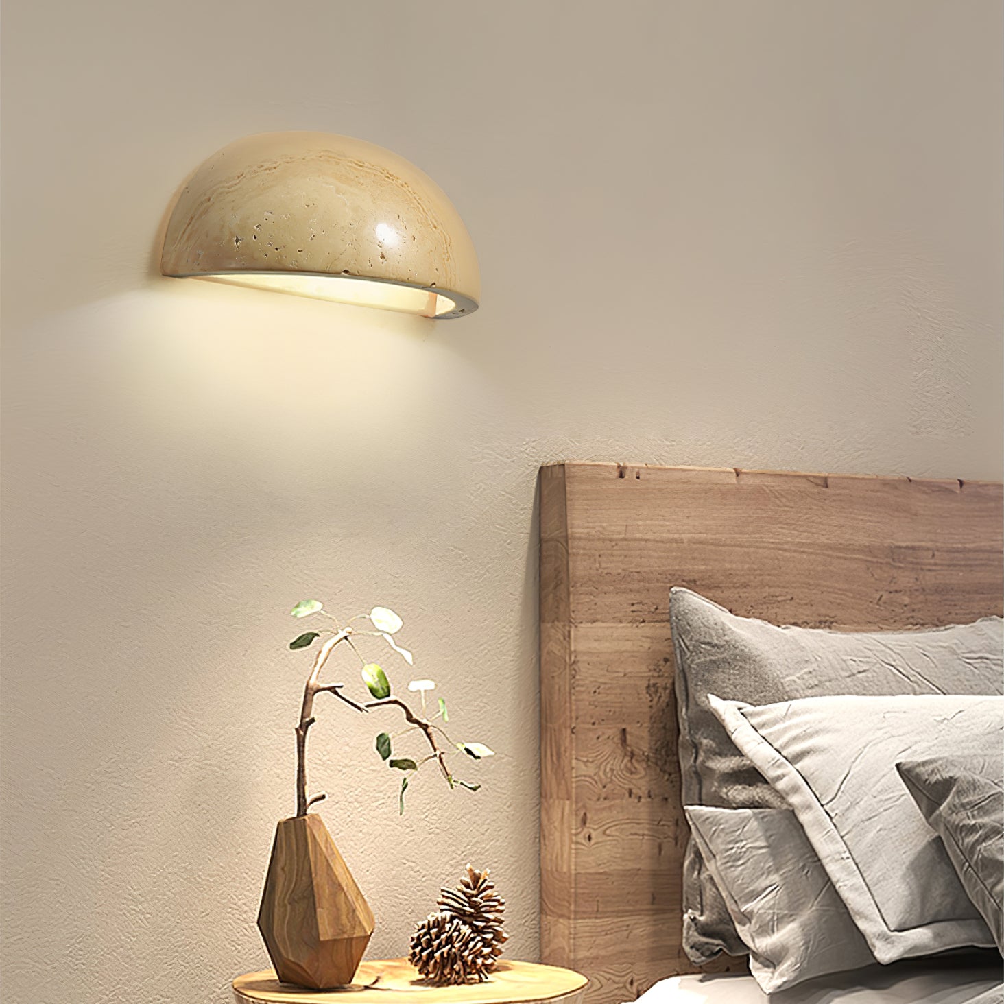 Stone Dusk Wall Light ∅ 5.9’’ x H 2.8’’ / Yellow Travertine / Warm Light Wall lamp