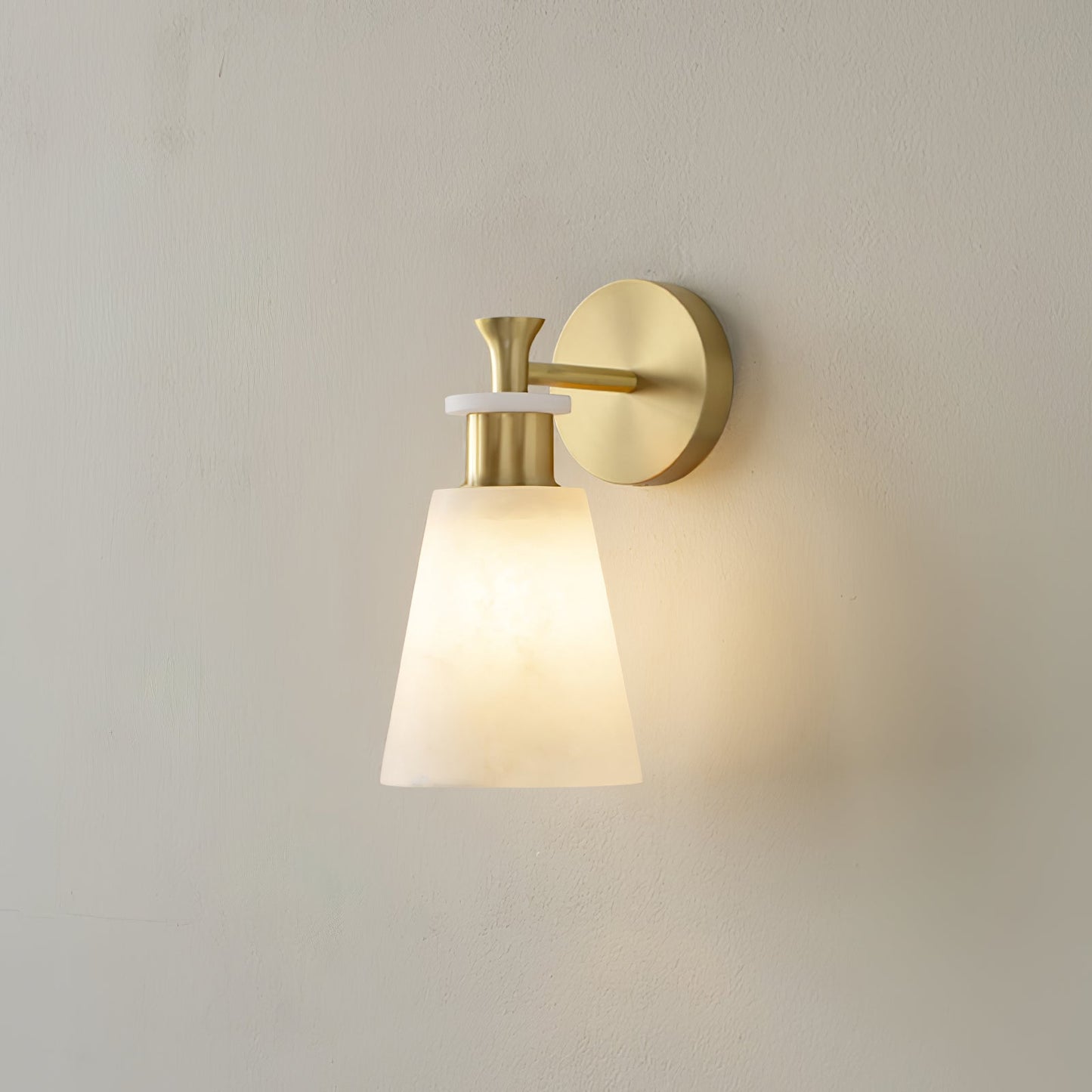 Tapered Alabaster Wall Sconce ∅ 4.7″ x H 9.8″ / Dia 12cm x H 25cm / Copper / Single Wall lamp