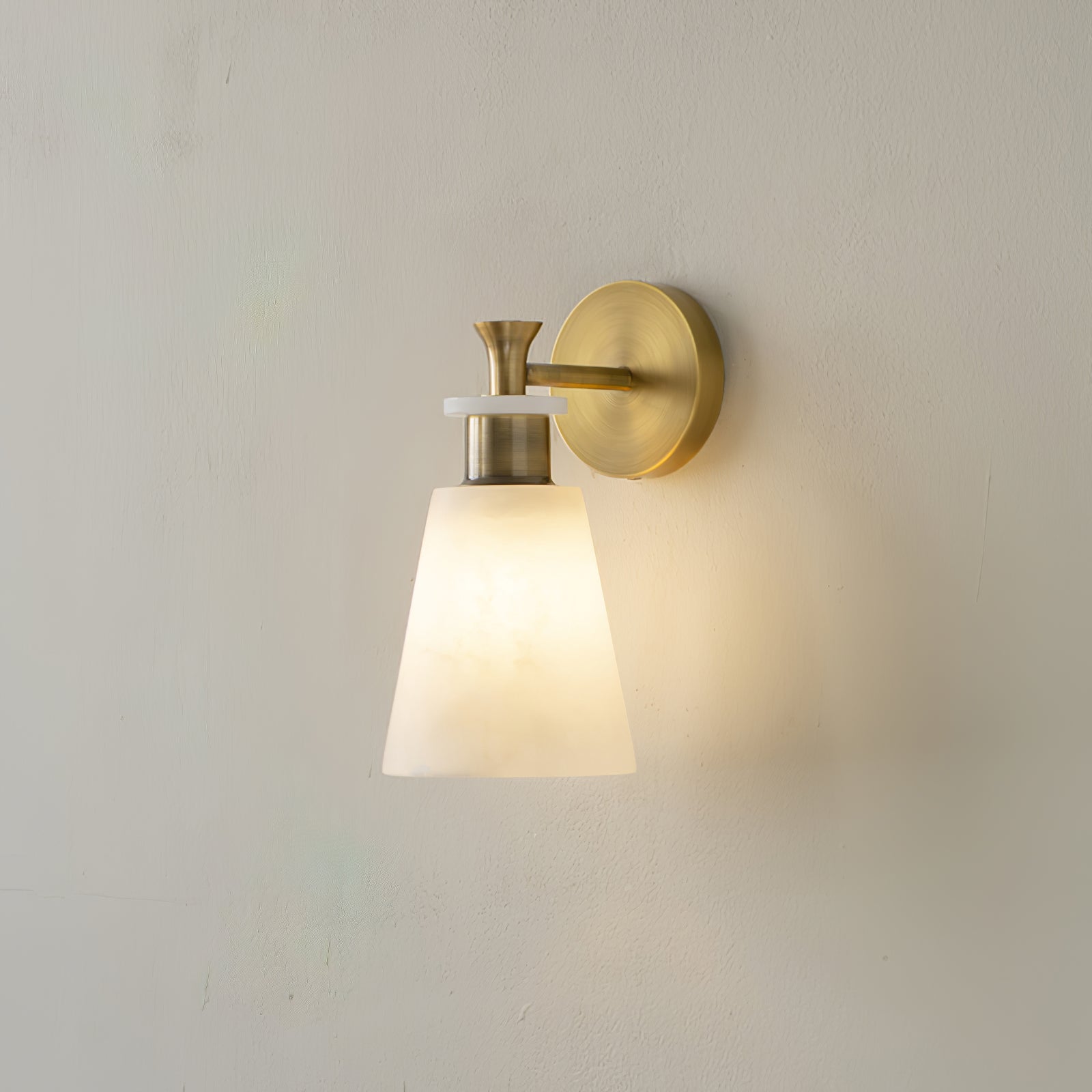 Tapered Alabaster Wall Sconce ∅ 4.7″ x H 9.8″ / Dia 12cm x H 25cm / Antique Copper / Single Wall lamp