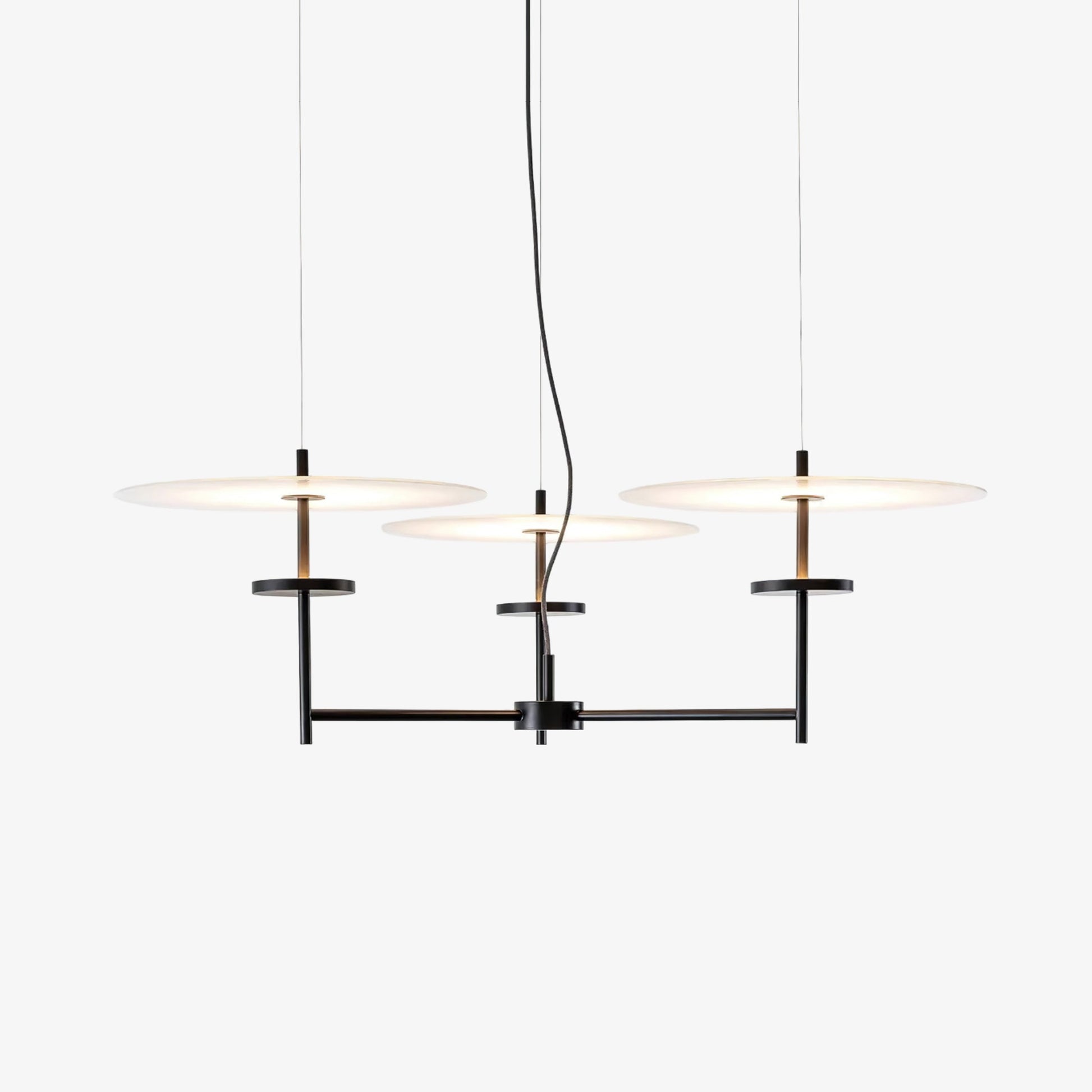 Trezzero Chandelier ∅ 31.5″ H 59″ / Dia 80cm x H 150cm / Black & White / Warm Light (~3000K) Pendant light