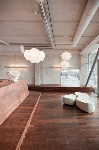 Veil Cocoon Pendant Lamp ∅ 26.8″ x H 19.3″ / Dia 68cm x H 49cm / White Pendant light
