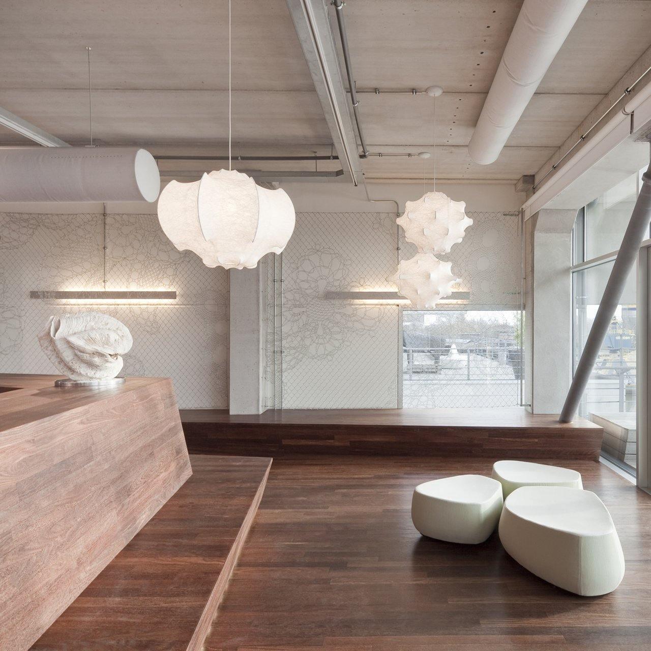 Veil Cocoon Pendant Lamp ∅ 26.8″ x H 19.3″ / Dia 68cm x H 49cm / White Pendant light