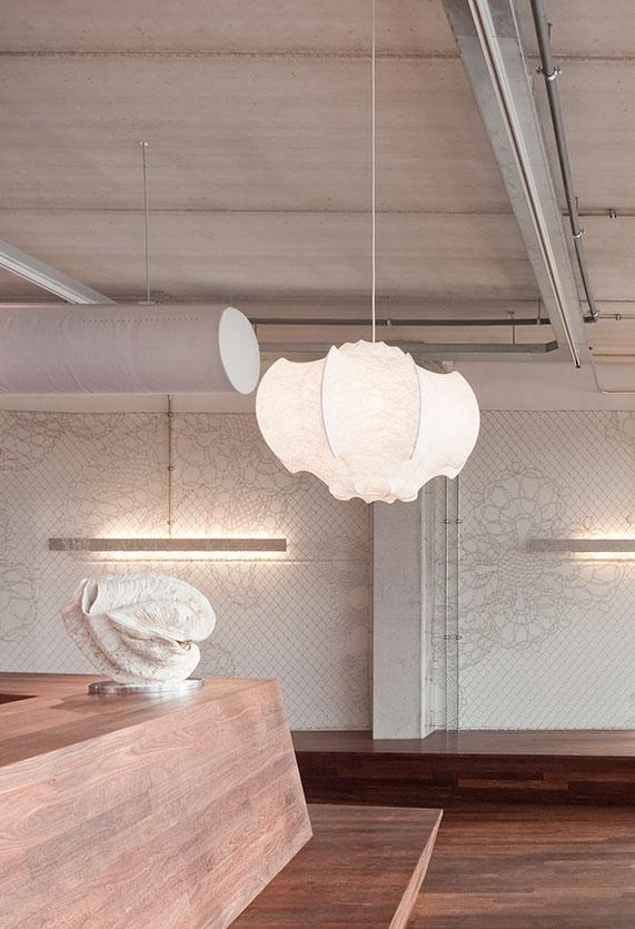 Veil Cocoon Pendant Lamp ∅ 26.8″ x H 19.3″ / Dia 68cm x H 49cm / White Pendant light