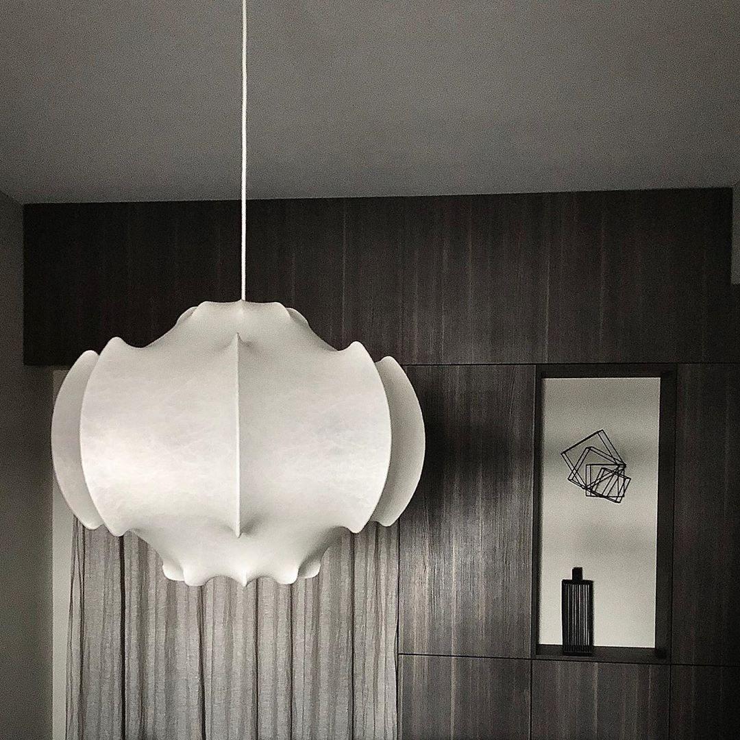 Veil Cocoon Pendant Lamp ∅ 26.8″ x H 19.3″ / Dia 68cm x H 49cm / White Pendant light