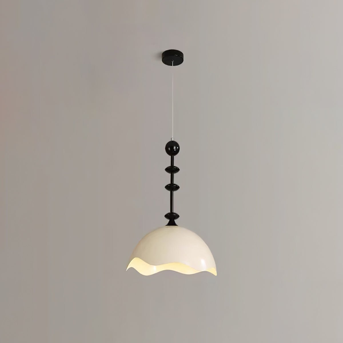 Wave Crest Pendant Lamp ∅ 13.8″ x H 20.1″ / Black & Beige / Warm Light Pendant light