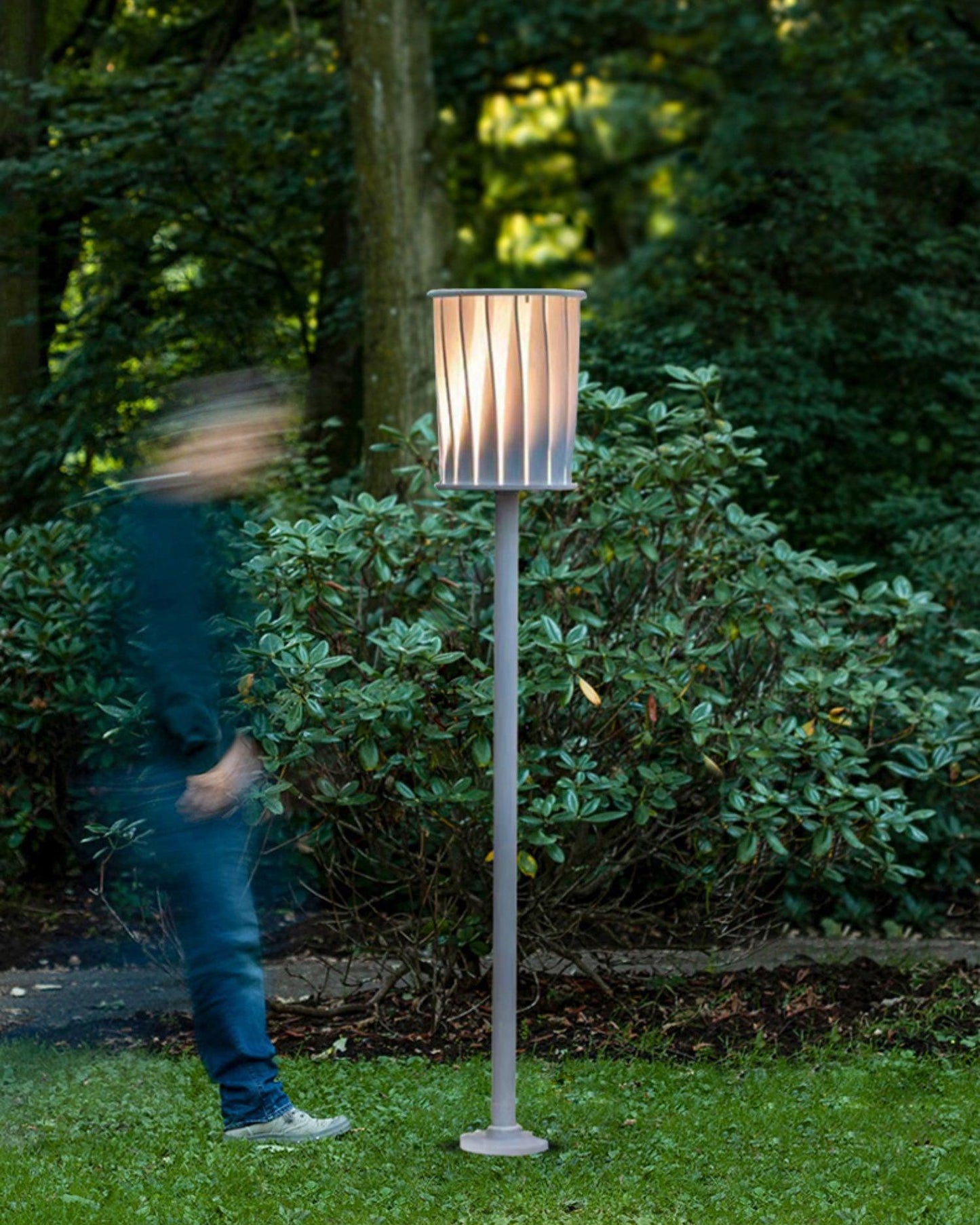 White Column Outdoor Light ∅ 7.9″ x H 59″ / Dia 20cm x H 150cm / White Floor lamp