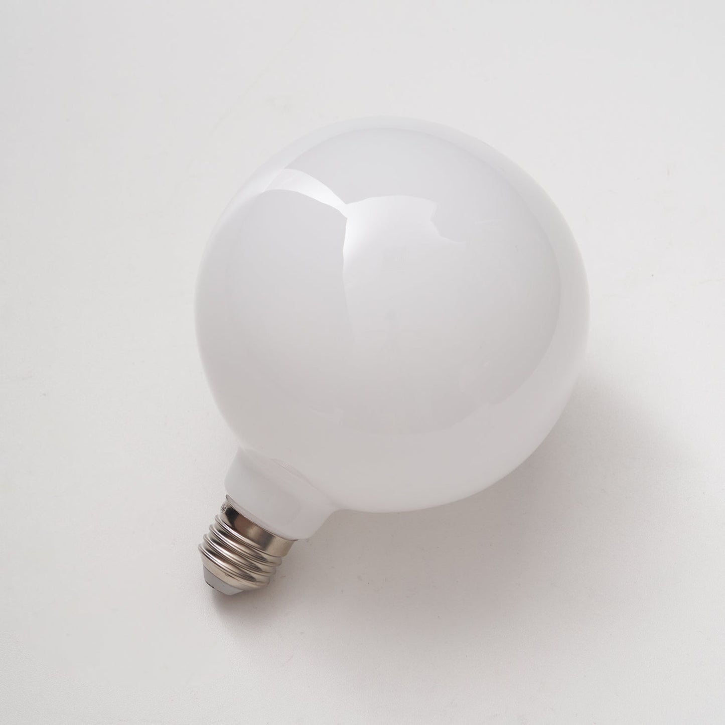 White LED Light E27 or E26 Bulb Model A ∅ 4.9″ x H 6.1″ / No delivery if purchased separately 1001 Light source &