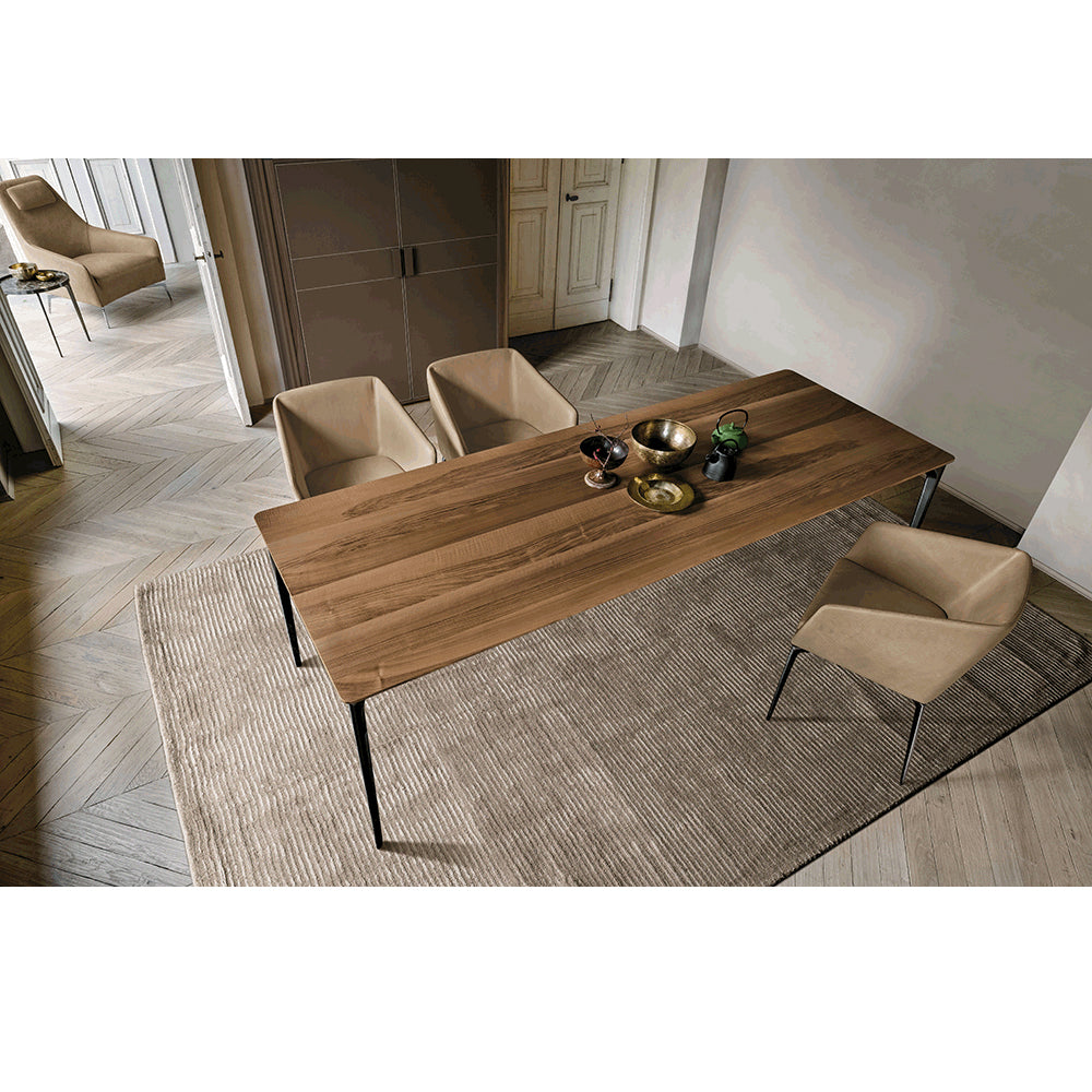Liuto Dining Table